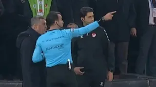 Atilla Karaoğlan yüzüne lazer tutulunca oyunu durdurdu