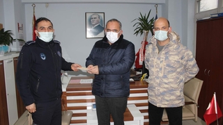 ATM'de bulduğu parayı sahibine ulaştırdı