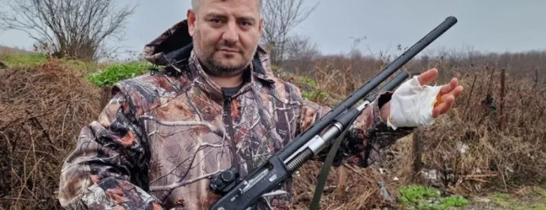 Avda tüfek elinde patladı, yaralandı