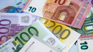 Avro'da tarihi rekor; 10 lira 32 kuruşu gördü!