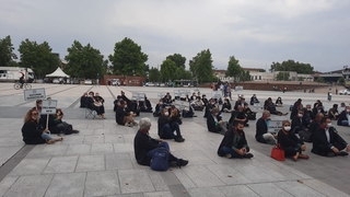 Avukatlardan oturma eylemi