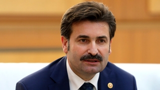 Ayhan Sefer Üstün'ün evi kurşunlandı