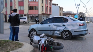 Aynı noktada 25 dakikada iki ayrı kaza 