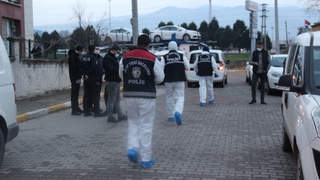 Ayrıldığı eşini çocuklarının gözü önünde öldürdü