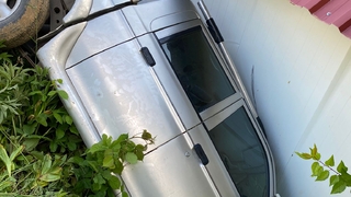 Az kalsın eve giriyordu