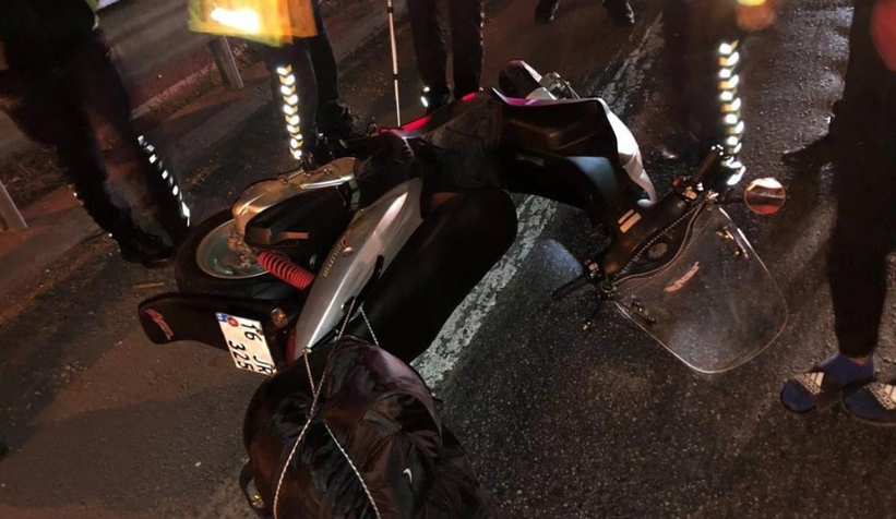 Baba ile oğlu metrelerce sürüklendi