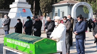 Baba oğul 1 gün arayla korona virüse yenildi