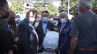 Babacan'a Akyazı ziyaretinde tepki