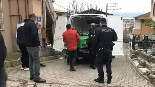 Babasının cansız bedeniyle karşılaştı
