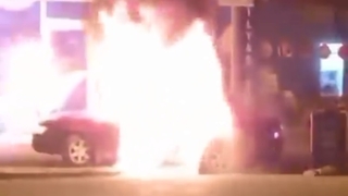 Babasının otomobilini ateşe verdi