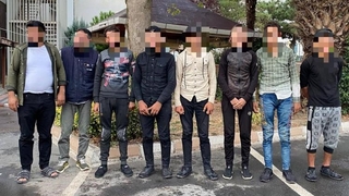 Bagaj ve yolcu kısmından 8 kaçak göçmen çıktı