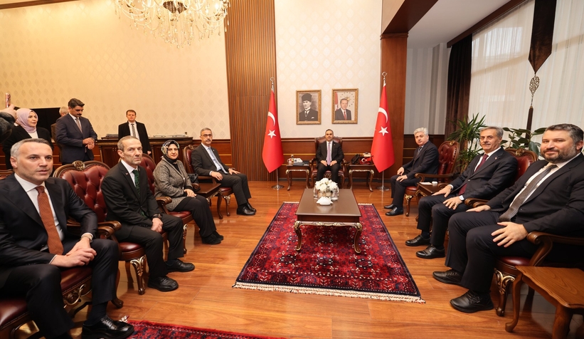 Bakan Kacır Sakarya'ya geldi