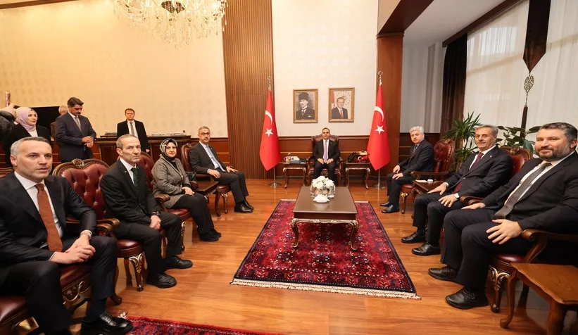 Bakan Kacır Sakarya'ya geldi