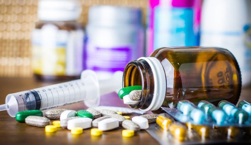 Bakan Koca'dan eczanelerle ilgili açıklama