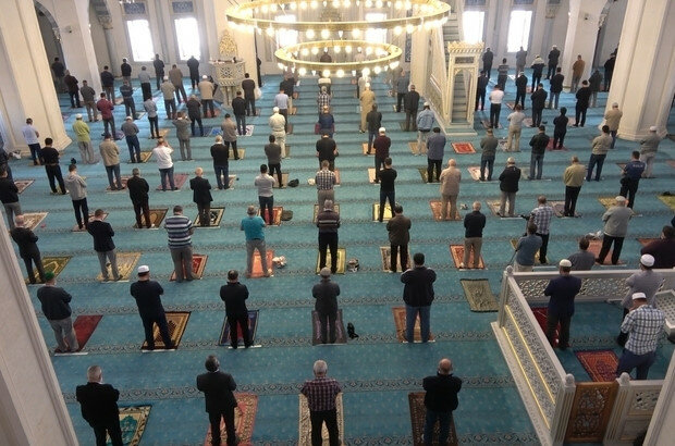 Bakan Koca'dan teravih namazı açıklaması