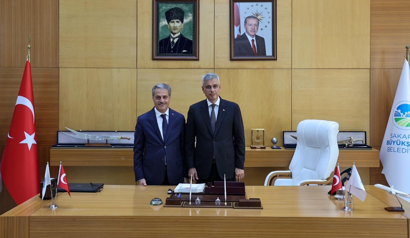 Bakan Memişoğlu, Sakarya Büyükşehir Belediyesi'ni ziyaret etti