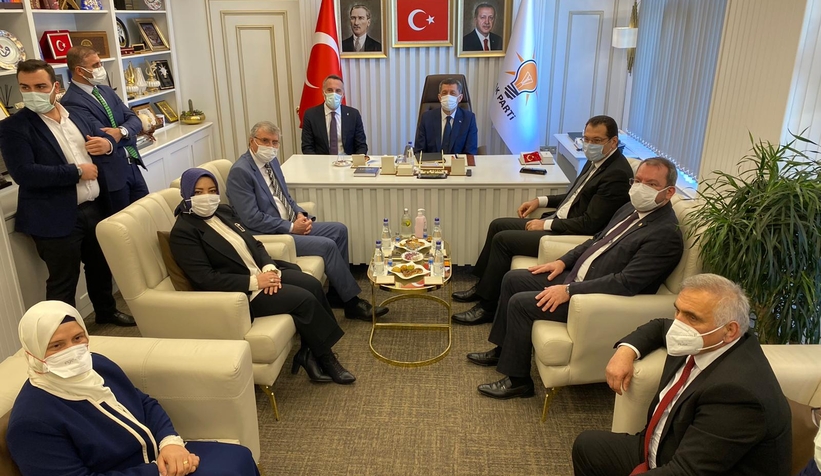 Bakan Selçuk'dan AK Parti İl Başkanlığı'na ziyaret