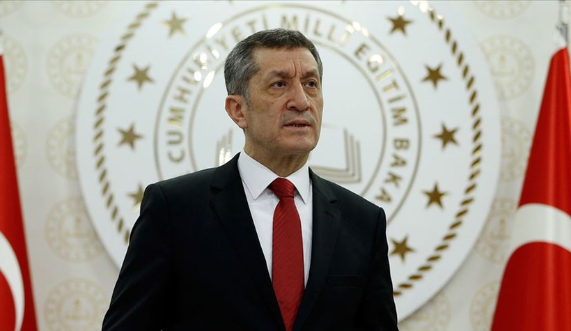 Bakan Selçuk'tan öğrencilere mesaj