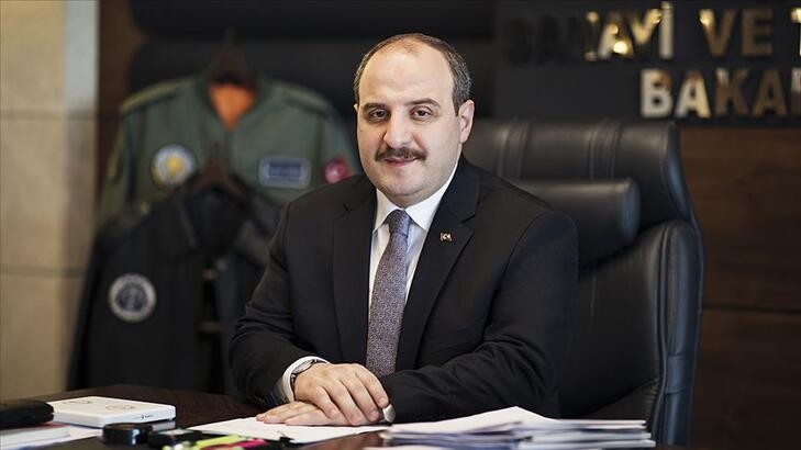 Bakan Varank yeğeninin online dersine katıldı