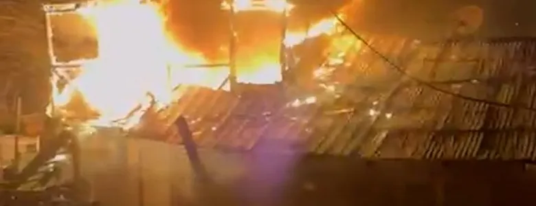 Bakıcı evi alevlere teslim oldu