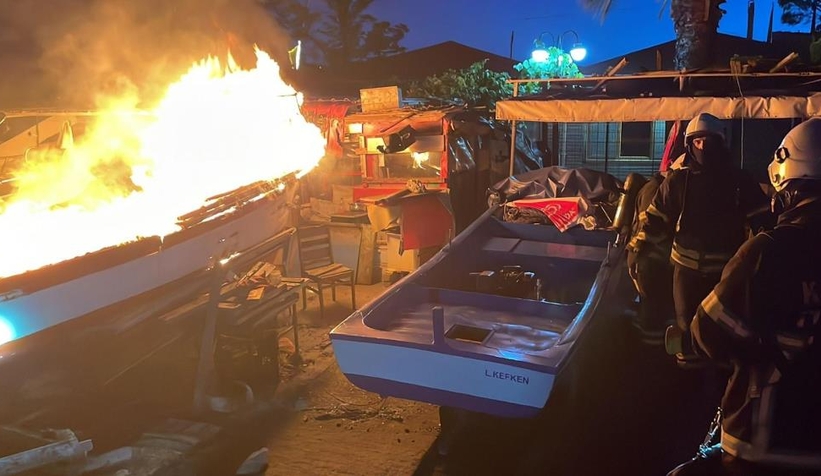 Balıkçı teknesi alevlere teslim oldu