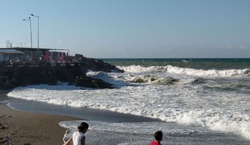 Balıkçılar poyraz nedeniyle limana sığındı