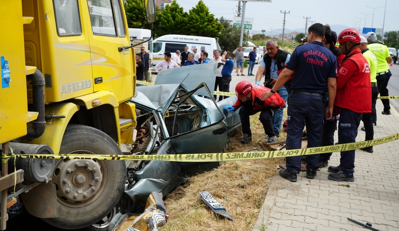 Balıkesir- İzmir yolunda trafik kazası: 3 ölü, 1 yaralı