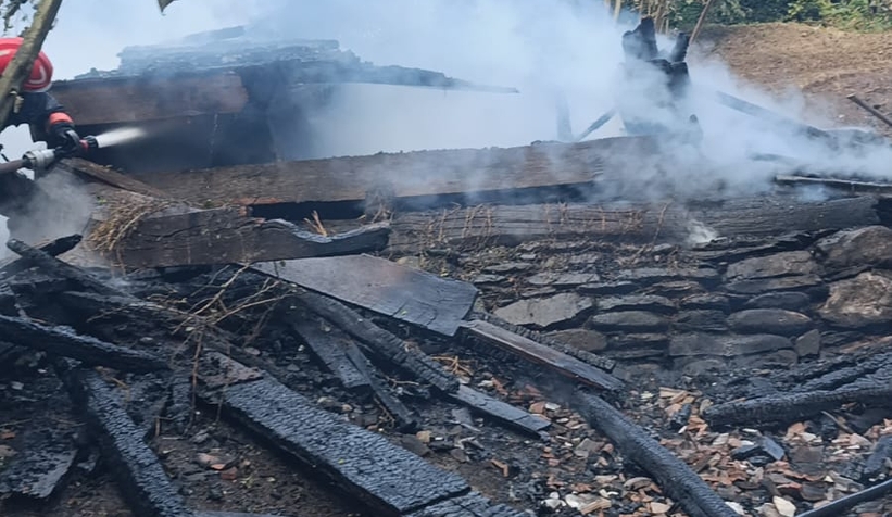 Baraka yandı, fındık ocakları zarar gördü