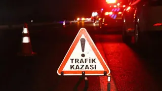 Bariyerlere çarpan araçta hayatını kaybetti