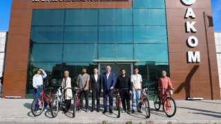 Başarılı öğrencilere Başkan Yüce’den jest