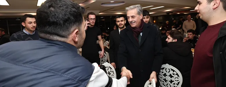 Başkan Alemdar Gençlik Sofrası sahur programına katıldı