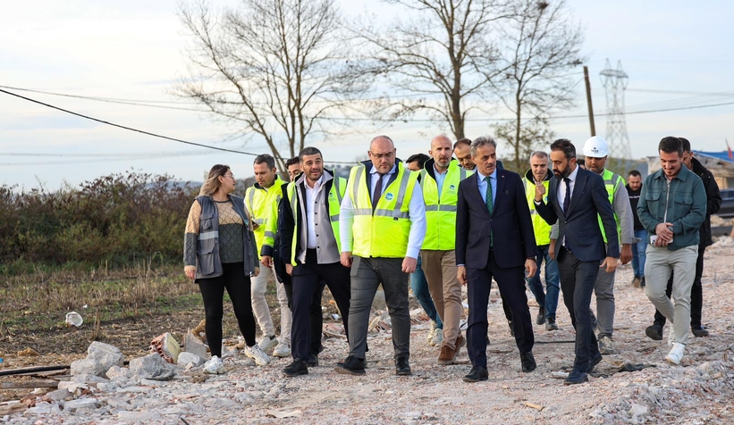 Başkan Alemdar, Karakamış’ta spor salonu çalışmalarını inceledi