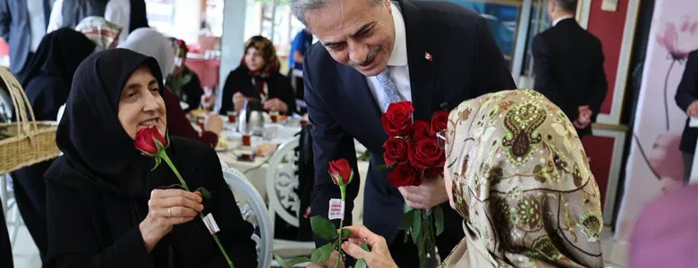 Başkan Alemdar’dan Anneler Günü’nde anlamlı buluşma