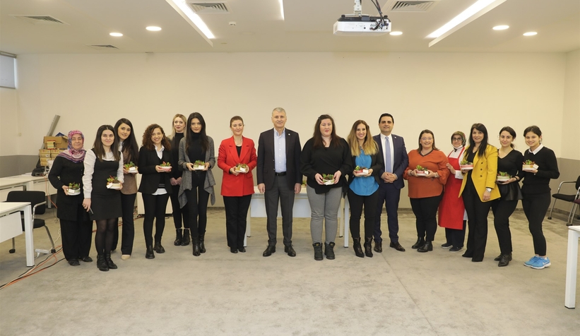 Başkan Altuğ, SATSO Ailesi'nin kadınlarını kutladı