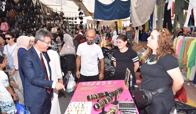 Başkan Dinç; Çarşamba Pazarı esnafını ziyaret etti