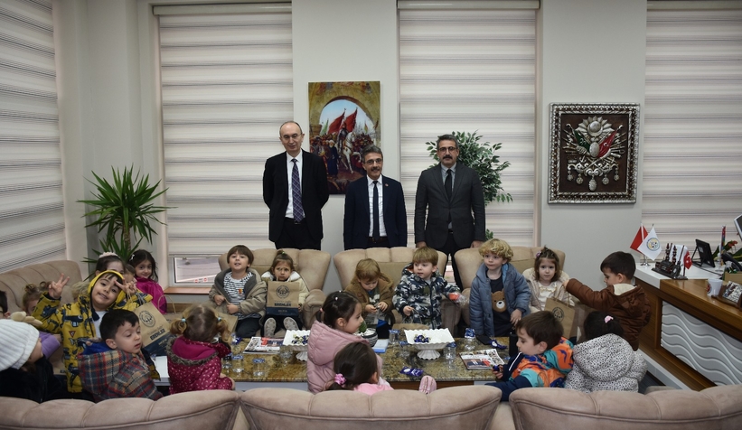 Başkan Dinç minikleri ağırladı