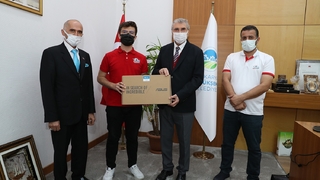 Başkan Ekrem Yüce Teknofest birincilerini ağırladı