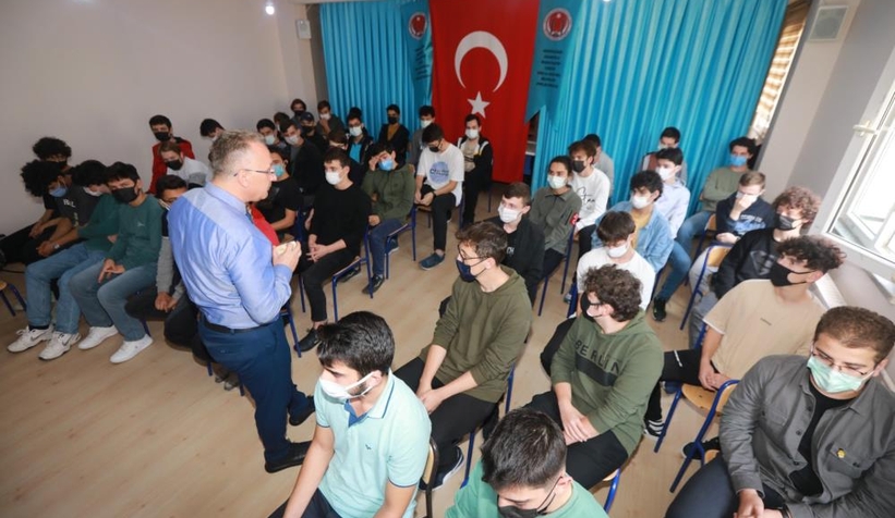 Başkan Işıksu, öğrencilerle bir araya geldi