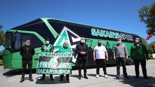 Başkan Yüce, Sakaryaspor'u Play Off için Van'a uğurladı