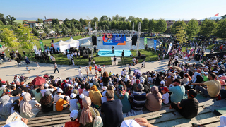Başkan Yüce sanat ve eğlence tutkunlarına seslendi