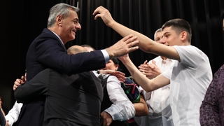 Başkan Yusuf Alemdar özel günde, özel bireylerle kucaklaştı