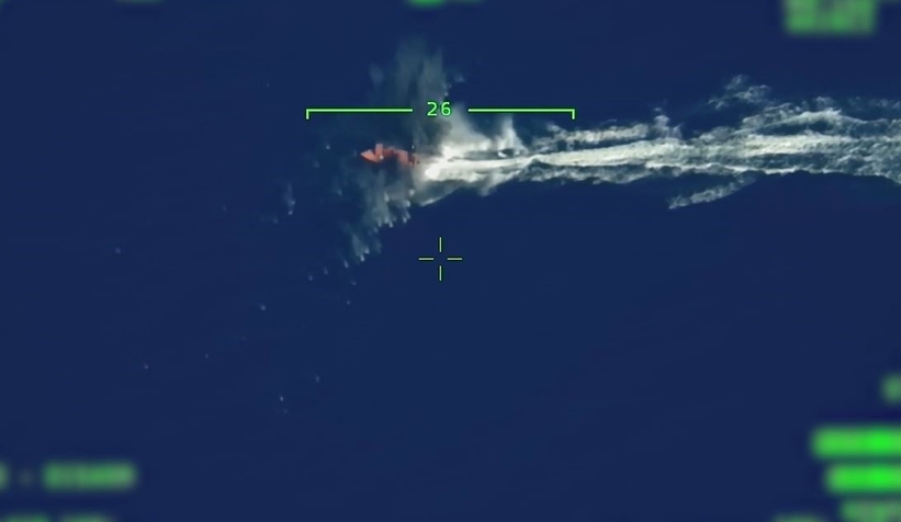 Bayraktar AKINCI’dan deniz hedeflerine tam isabet