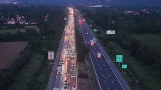Bayram bitti trafik bitmedi; Otoyolda trafik kilit
