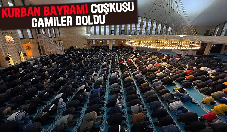 Bayram namazında vatandaşlar camileri doldurdu