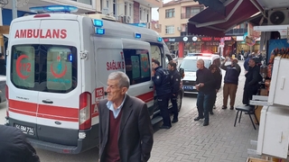 Bebek arabasından düşüp yaralandı