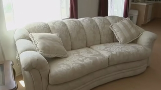 Bedava aldığı koltuğun içinde 36 bin dolar buldu