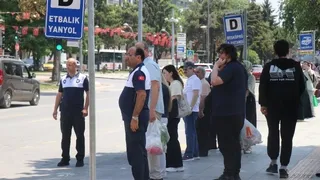 Belediye otobüsleri zam yapsın diyen minibüs ve dolmuşçuların eyleme devam ediyor