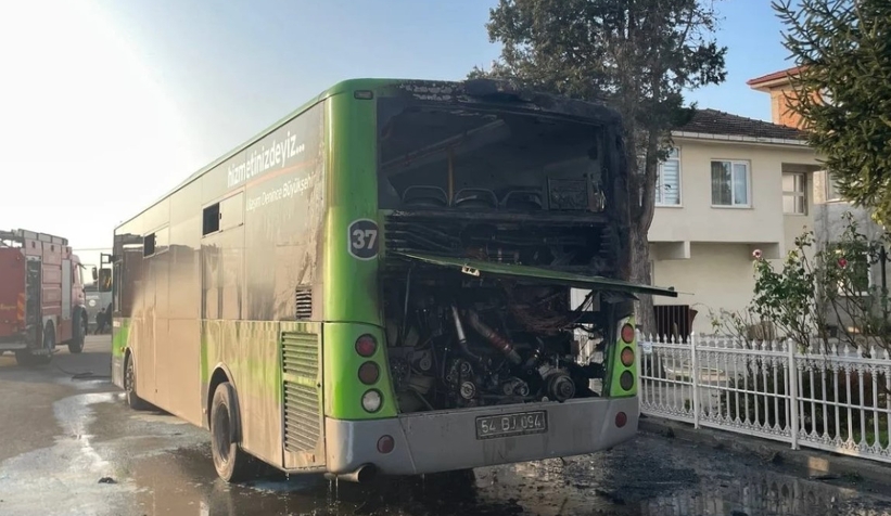 Belediye otobüsü yandı