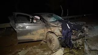 Belediye otobüsüyle otomobil çarpıştı: 1 ölü, 2 yaralı
