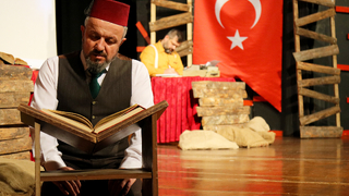 Ben, Mehmet Akif oyunu duygu dolu anlar yaşattı
